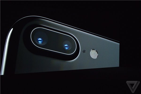 iPhone 背部的苹果 Logo 未来或可用于通知提醒 iPhone 背部的苹果 Logo 未来或可用于通知提醒