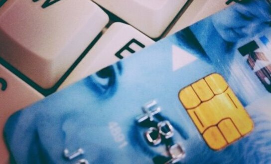 苹果iPhone“降速门”考验消费者忠诚度