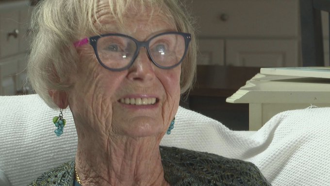 新 iPhone XR 渲染图曝光：“浴霸”式后置摄像头