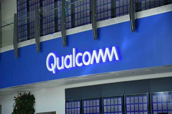 外媒分享苹果 iPhone 16 标准版机型相关信息：调整相机设计，新增拍照按钮