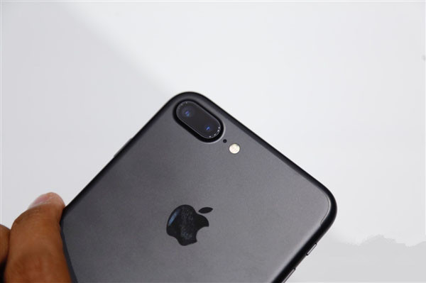 iPhone 7 Plus惊现烦人