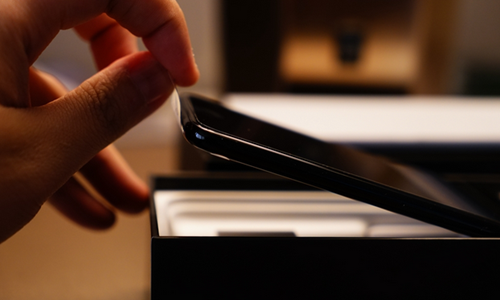 Cook 感谢参加香港广东道 Apple Store 开业的果粉