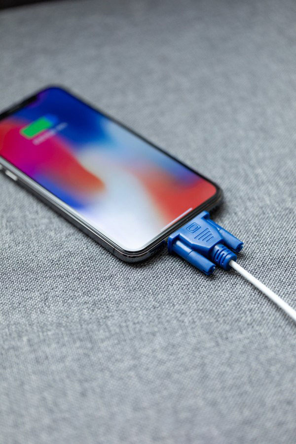 完全可以免费换！老iPhone电池成本仅10美元？