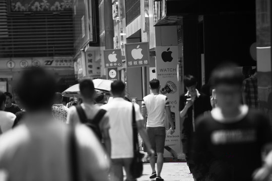 都说抄袭iPhone，为什么苹果不告国产手机厂商呢？