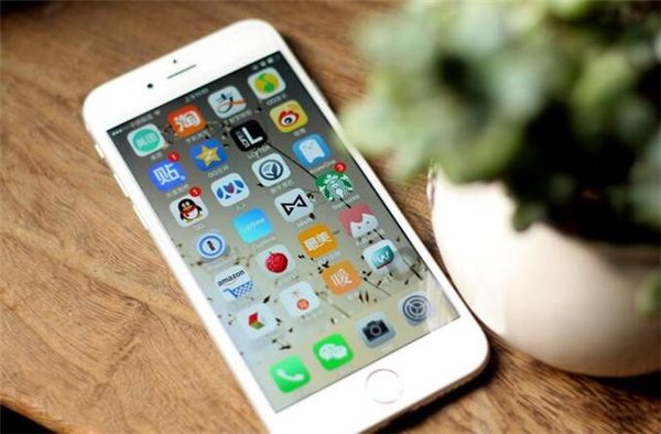 苹果新版 CarPlay 落地或遇挑战，仍未公布更多信息