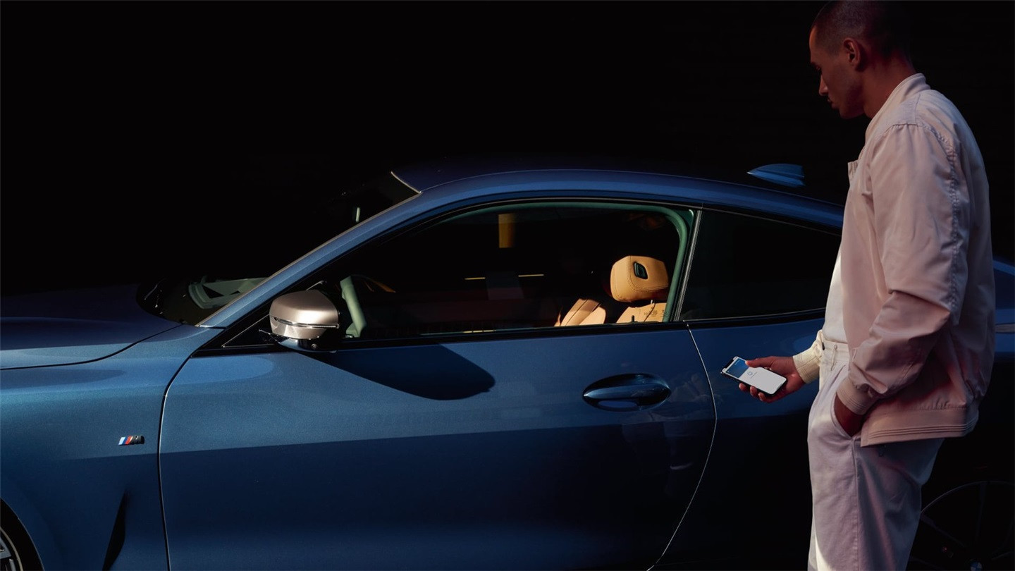 黑红配：苹果PRODUCT(RED)版iPhone X“抢先看”