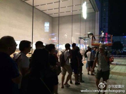 苹果为新 iPhone SE 推出手机壳：含皮革和硅胶两种款式