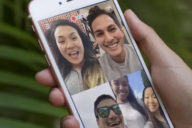 央视新闻女主播戴Apple Watch出镜