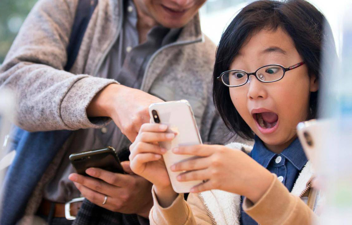  如何酷炫！期待AW直接打印iPhone屏幕自愈的未来