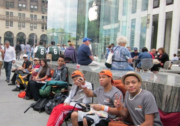 用户反馈苹果 iPhone 12 Mini 可能无法识别解锁手势