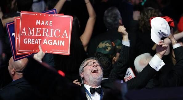 iPhone 6c真机图曝出：机型有点“矮肥圆”