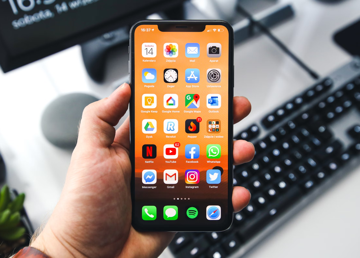 苹果iPhone Xc概念渲染图:廉价版多彩iPhone X 苹果iPhone Xc概念渲染图:廉价版多彩iPhone X