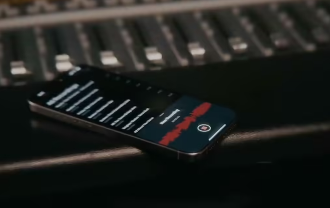 5.5英寸苹果iPhone6电池谍照曝光