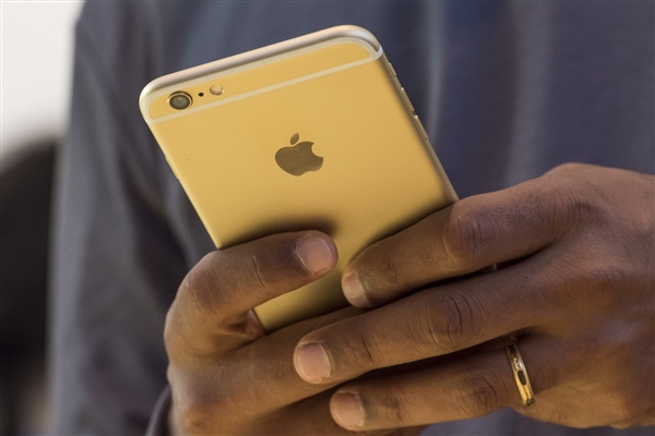 苹果iPhone 7升级iOS 11.2.2后性能获提升