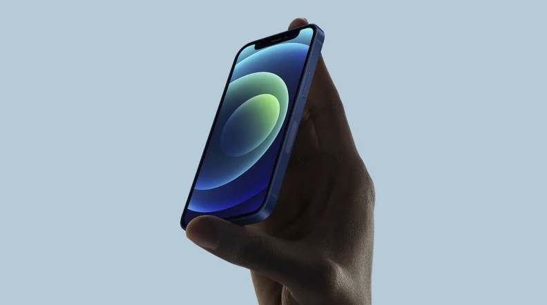 10代苹果iPhone齐入水：看看谁能扛得住