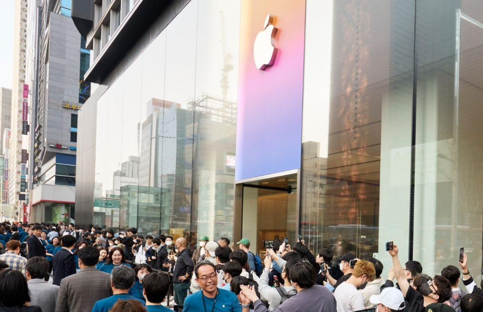 报告：苹果 iPhone 12 系列同期保值率高于 iPhone 11 系列