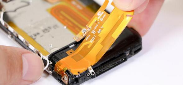 苹果iPhone更换电池涨价：涨1块