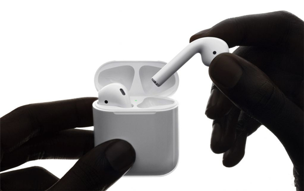 Apple 发布 iOS 12.4.8 正式版，为旧款机型修复 Bug