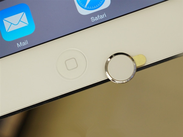 苹果 iPhone 精织斜纹保护套又被吐槽:使用 5 个月变“战损”级别 苹果 iPhone 精织斜纹保护套又被吐槽:使用 5 个月变“战损”级别