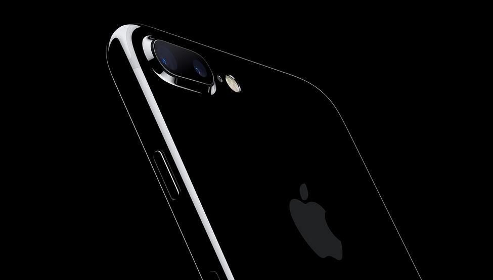 苹果：从后台上滑关闭应用程序或缩短 iPhone 电池寿命