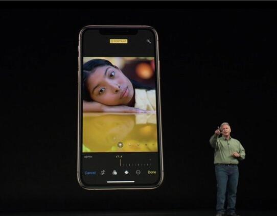 苹果新专利显示将来 MacBook Pro 可检测到触控栏上方的空中手势