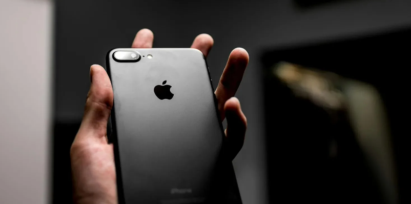 Nothing 为苹果 iPhone 15 系列打造限量版保护壳